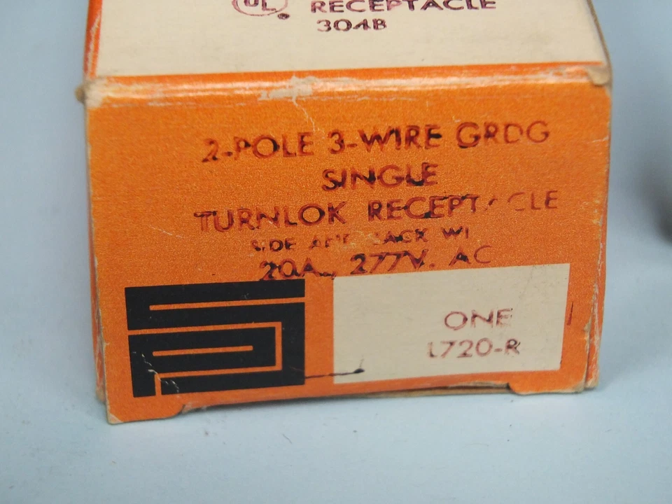 PASS & SEYMOUR - L720R - 20 A, 277 VAC, 2POLE, 3W, GRDG, SINGLE, TURNLOK RECEPT - Image 3 of 4