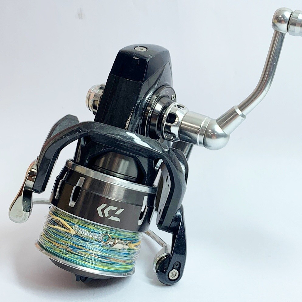 DAIWA Daiwa Catalina 4000H spinning reel with scratches on spool