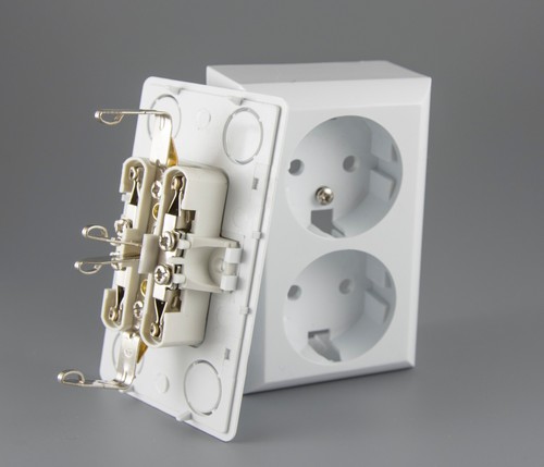 NUEVOS enchufes empotrados Schuko 1 doble, 2 veces, 3 compartimentos y 4 unidades o distribuidor - Imagen 13 de 24
