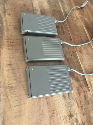 Apple PowerBook HDI-20 External 1.4MB Floppy Disk Drive