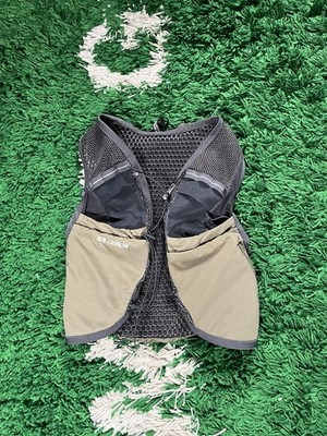 Salomon Active Skin 8W Liter Weste Grün Khaki Laufweste Hydration Gr. Small