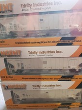 Tangent Up Covered Hoppers 4750 