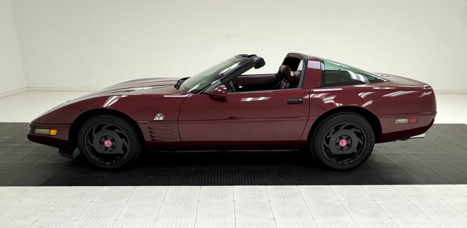 1993 Dark Ruby Metallic Chevrolet Corvette   | C4 Corvette Photo 4