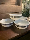 Vintage Pyrex Laurel Leaf Dessert Bowl Set. Set Of 4. Restaurantware collection