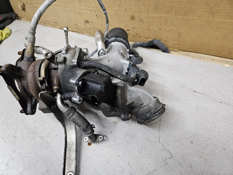 09-17 Volkswagen VW CC 2.0L  Turbocharger Turbo Charger Manifold OEM Foto 4 de 4