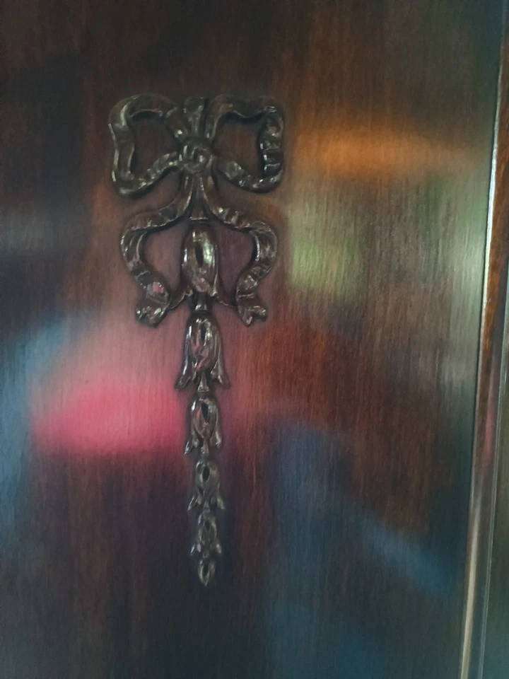 Armário vitoriano grande de madeira de mogno - Imagem 4 de 4