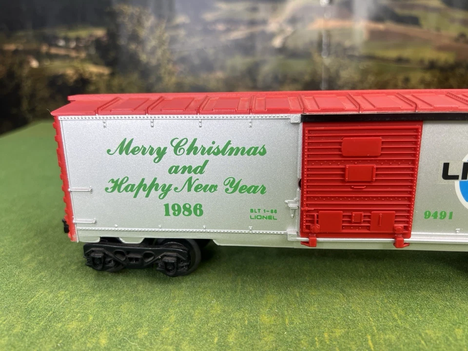 LIONEL 6-9491 CHRISTMAS BOX CAR 1986 MERRY CHRISTMAS/HAPPY NEW YEAR C7-C8 IN BOX - Image 4 of 4
