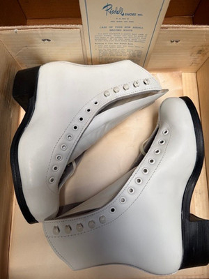 Riedell Nos Roller Skate boot 192 white Leather Size 4 artistic