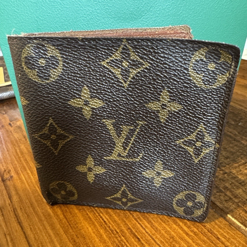 Louis Vuitton Monogram Bifold Wallet Brown Men’s Logo Accents Credit Card