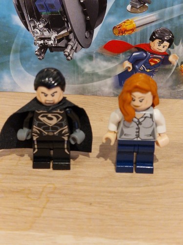 LEGO General Zod minifig & Lois Lane Sh0075 And sh0076 - Bild 4 von 5