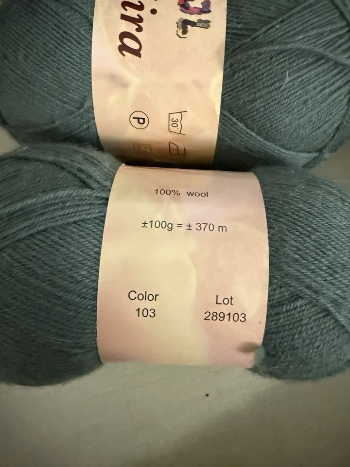 JL Mira Dedos 100% Lana - Lote de Dos Bolas de 100g 370m Cada una, Bosque de Pino Verde Foto 2 de 3