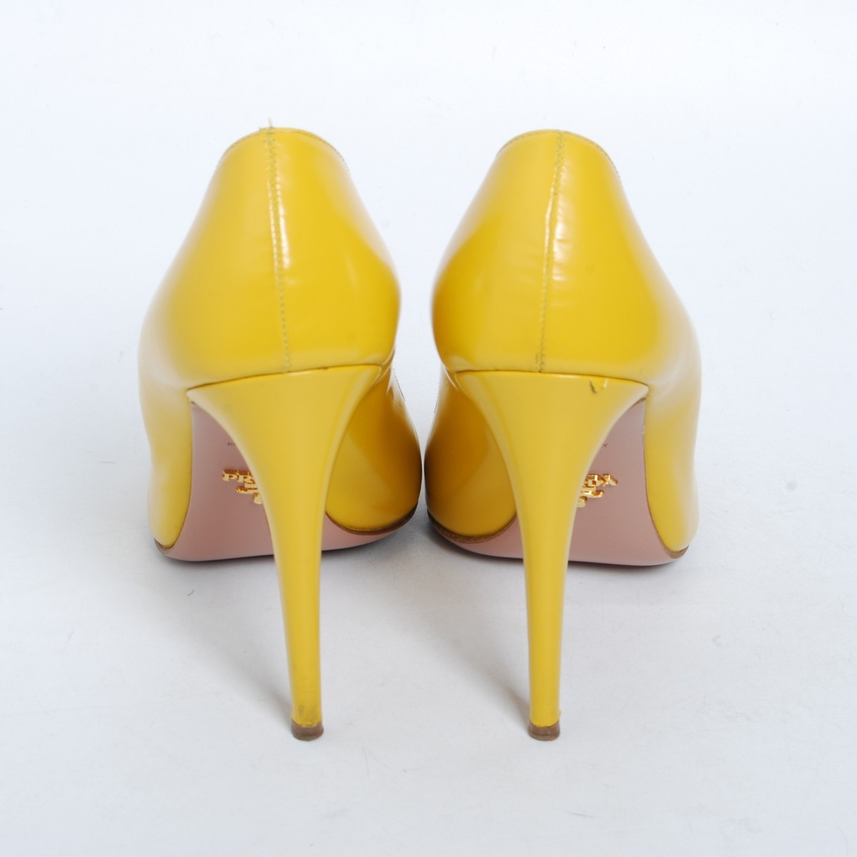 Prada 　プラダ　イエローポインテッドトゥ　ハイヒール　37 PRADA Women Yellow Pumps Patent Leather Pointed Toe Party