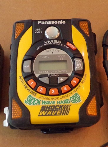 2 LETTORI CASSETTE VINTAGE PANASONIC RQ-A200 & WMSS SHOCKWAVE - RICAMBI/RIPARAZIONE - Foto 2 di 17
