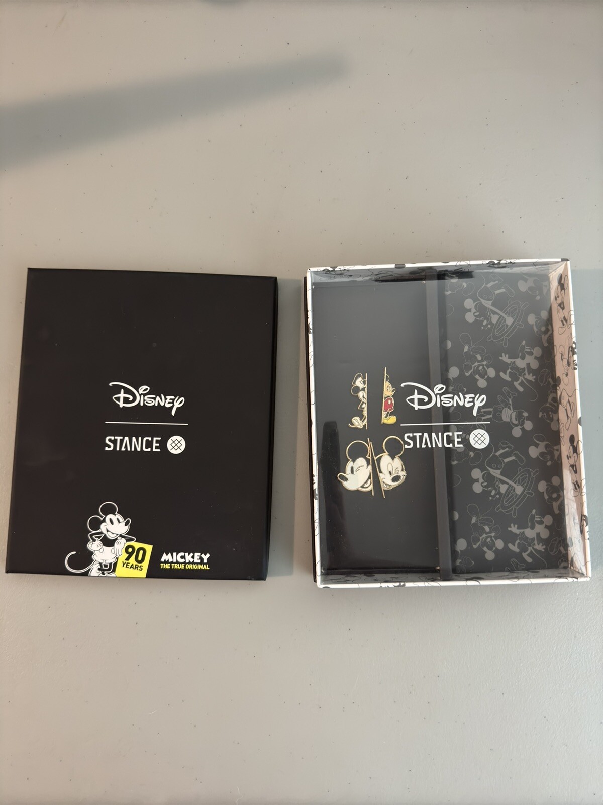 SAOLA DISNEY STANCE Topolino Il Vero Originale 90 Anni (4) Set di Spille SOLO SPILLE senza calzini