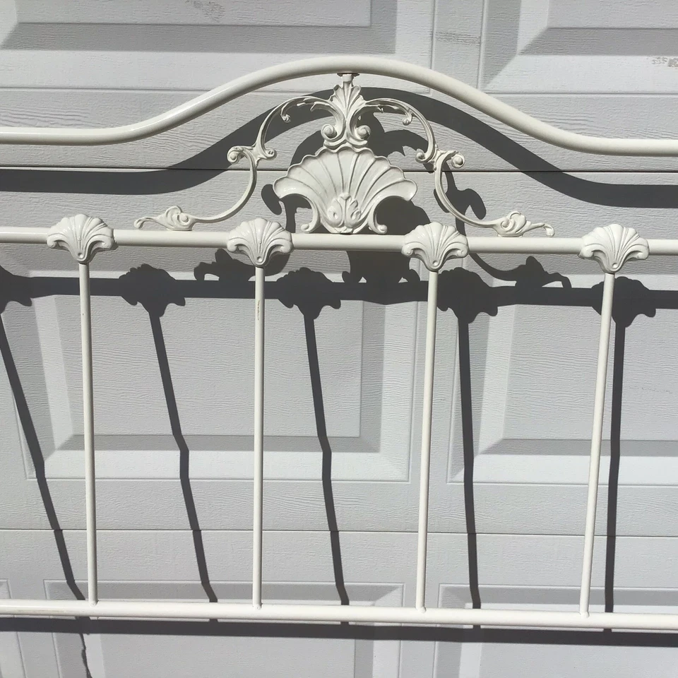 Beautiful Vtg WHITE ORNATE IRON & Brass KING SIZE HEADBOARD By Fashion Bed Group - Image 2 of 4
