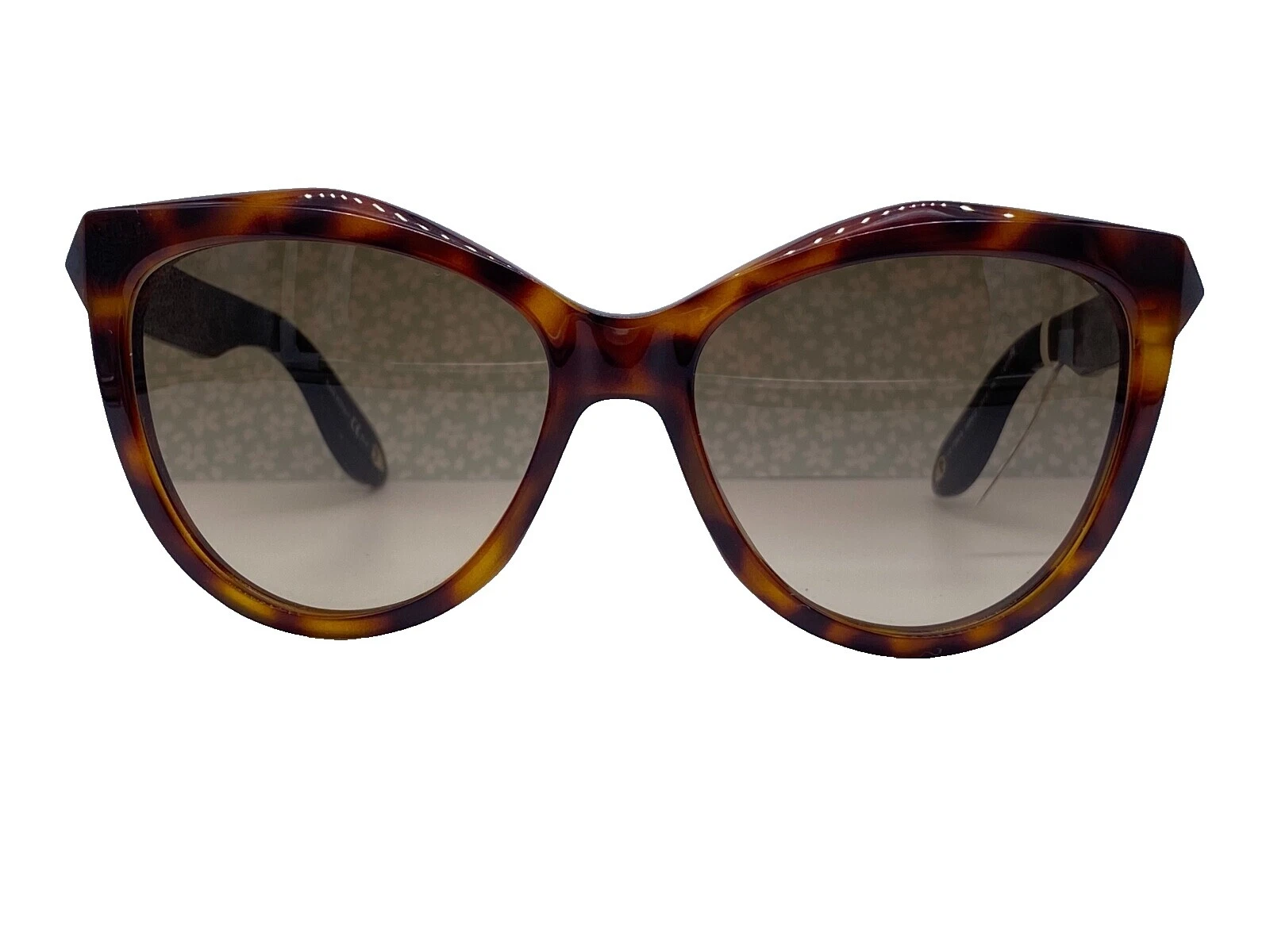 Женские солнцезащитные очки в пластиковой оправе Givenchy Cat Eye