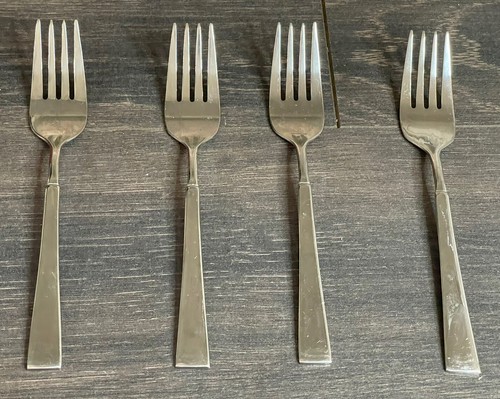 Oneida Set di 15 Posate in Acciaio Inox Pesanti Quadrate Lisce Cina AA-15 - Foto 5 di 8