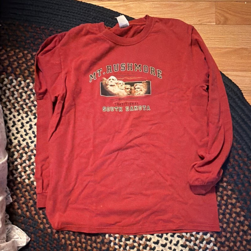 Mount Rushmore Long Sleeve Shirt, Size Large ￼