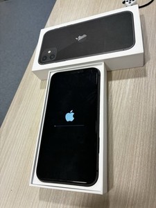 Apple iPhone 11 (MHDA3ZD/A) | 64GB | Schwarz | OVP | **TOP**