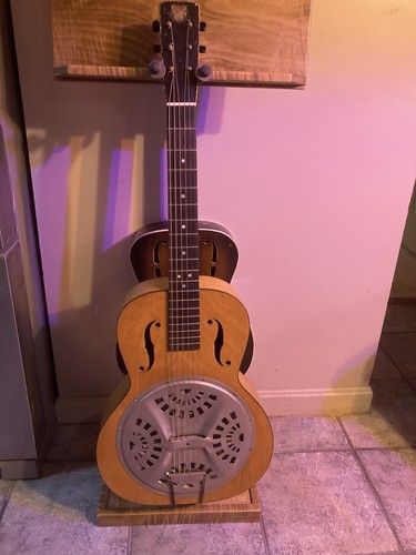 Dobro Acoustic Resonator Guitar Brown Wood Steel 6 String & Gig Bag