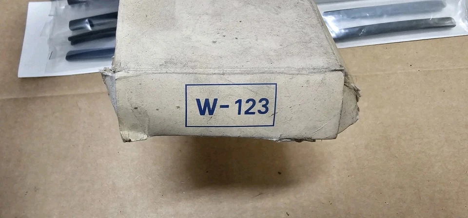 NUEVO 1976 1986 Mercedes W123 Kit Protector Borde Puerta / Negro Cromo 300d 240d  Foto 3 de 3