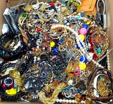 Huge Jewelry Lot 3 Lbs Pounds Vintage  Modern Wear Resale  Junk Tangled Mixed