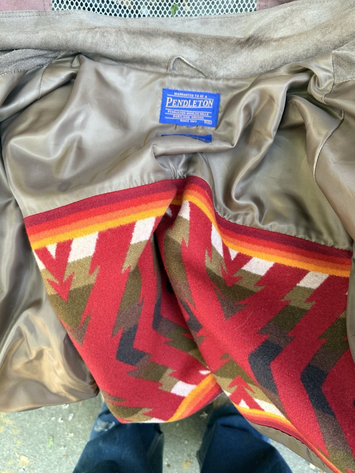 Pendleton pig suede geometric patterned back butt… - image 6