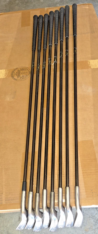 8 piezas Juego de hierros Daiwa HiTrack diestro con varillas de grafito Reg Flex Foto 3 de 4