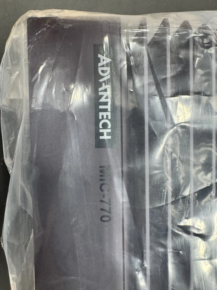 Advantech MIC-770 Intel 8th Generation Core I Socket Compact Fan Computer. New - Image 4 of 4