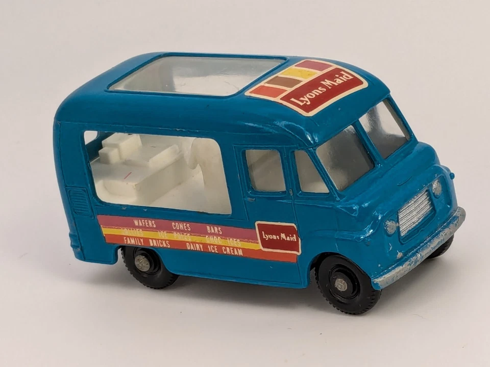 Vintage Original 1963 Matchbox Lesney #47B Commer Ice Cream Canteen w/ D Box - Image 2 of 4