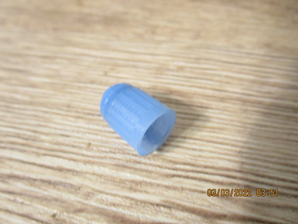 Genuine Kia OEM 0K2A413154 Valve Cap fits 00-05 Rio 97-01 Sephia 00-04 Spectra Foto 3 de 4