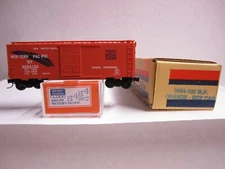 MICRO TRAINS 6464 - 100 WESTERN PACIFIC WP ORANGE  LOWELL SMITH w/ LIONEL BOX N