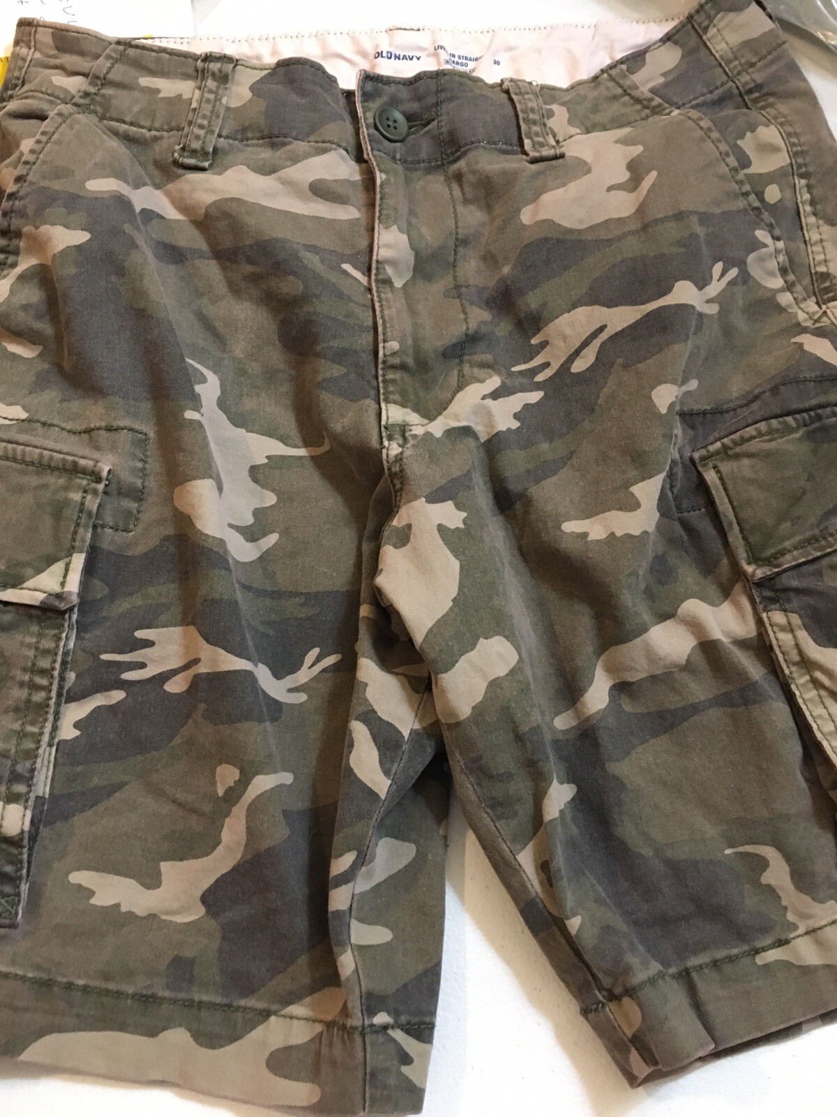 SZ 30 Old Navy Cargo Shorts, Camo”Lived In Straight Cargo” 32” x