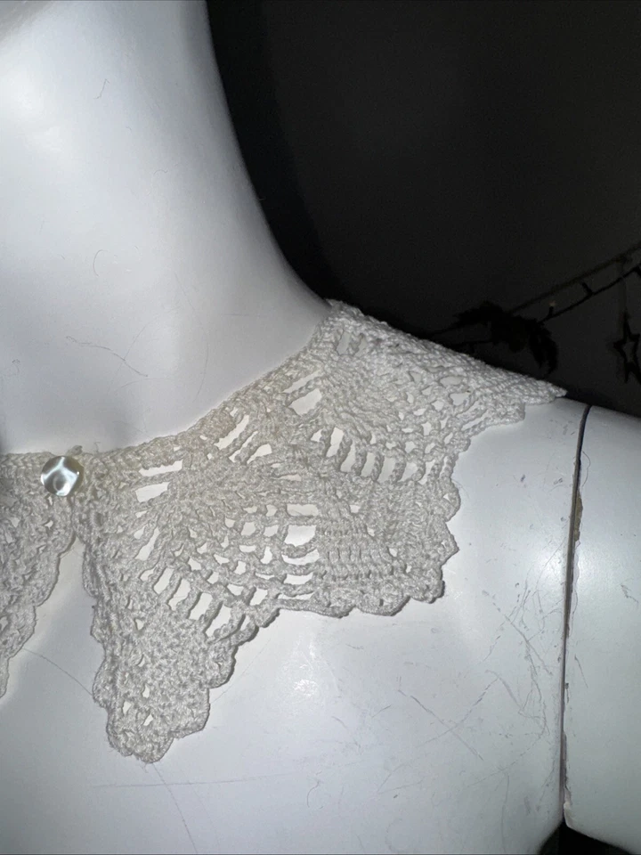 Gola de crochê vintage marfim à mão - Imagem 4 de 4