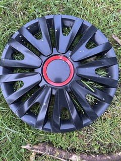 Black Red coloured 15" wheel trims Hub Caps Plastic Covers Aygo Auris Avensis