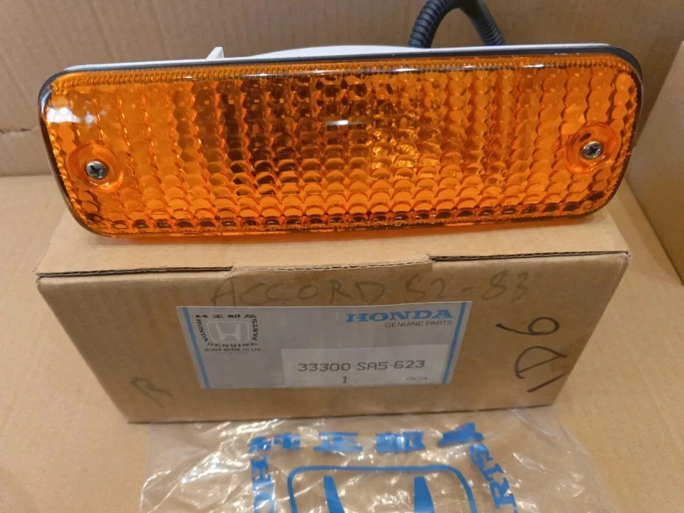 NOS Genuine OEM Honda Accord Stanley 041-0329L&R Turn Signal Light Pair 1982-83 - Image 2 of 4