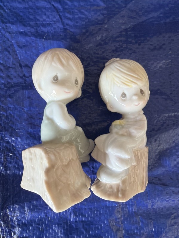 Precious Moments, Girl/Boy on stump, salt & pepper shakers, 1993