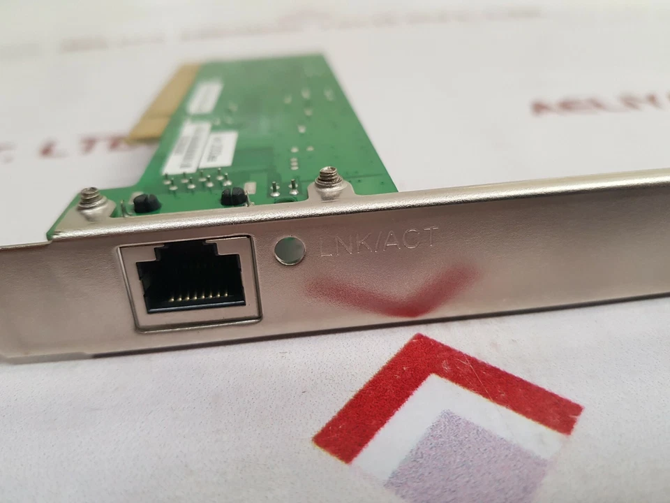 Tarjeta de red Belkin 1242-00000115-02z Foto 3 de 4