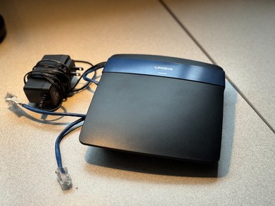 Linksys EA3500 N750 Dual-Band WiFi Router 4-Port Gigabit   one owner