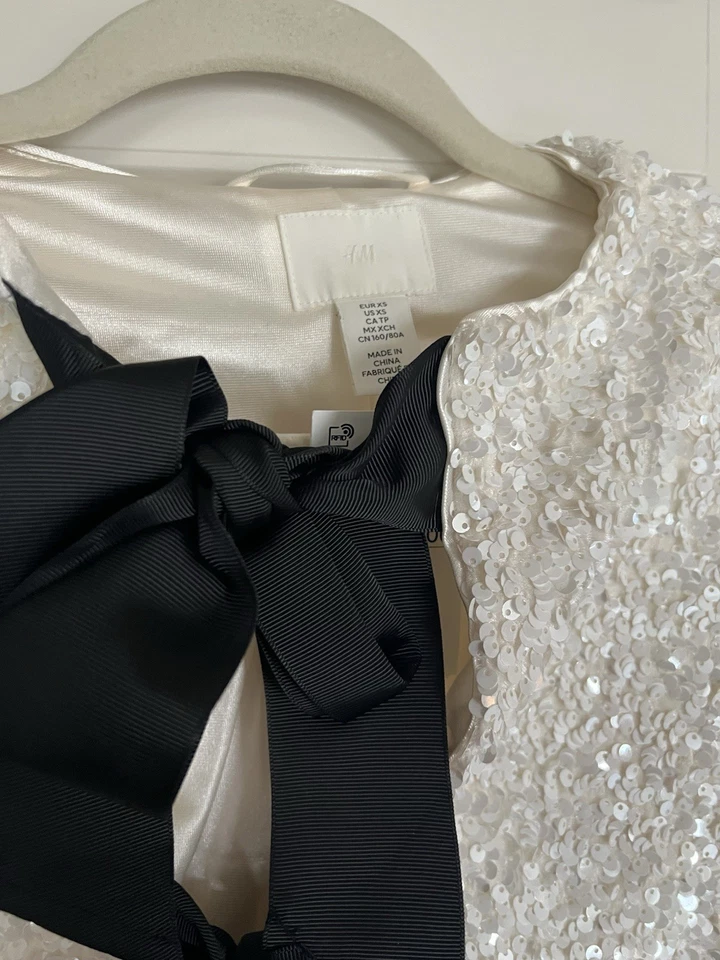 Blusa de lantejoulas Viral H&M XS nova com etiquetas - Imagem 3 de 3