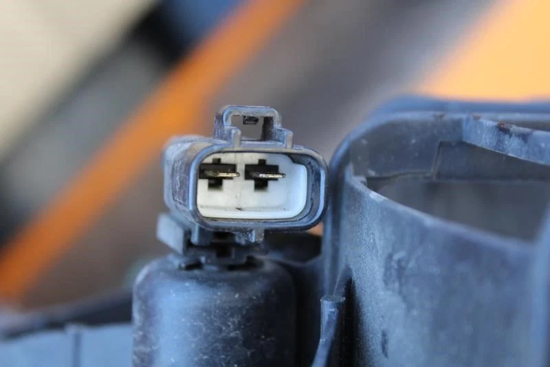 2000 TOYOTA MR2 SPYDER РАДИАТОР ОХЛАЖДЕНИЯ ВЕНТИЛЯТОР В СБОРЕ 16363-22050 - Изображение 3 из 4