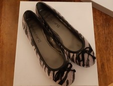 CAFé NOIR Leather Flats Ballerina Black & Grey Zebra Size 5/38 New with Box.