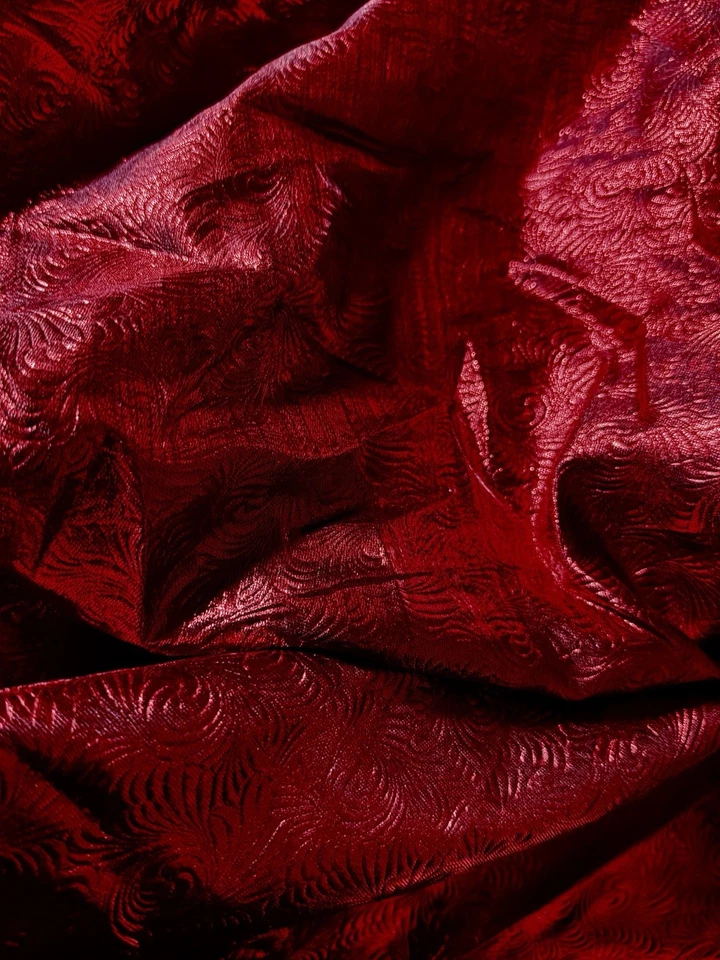 红色金属跛脚面料 8.5 码批量法国 Fleur De Lis 维多利亚哥特式风格 — 第 4/4 张图片