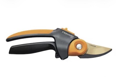 Fiskars PowerGear2 3/4 in. Cut Capacity 8.8 in. Bypass Pruning