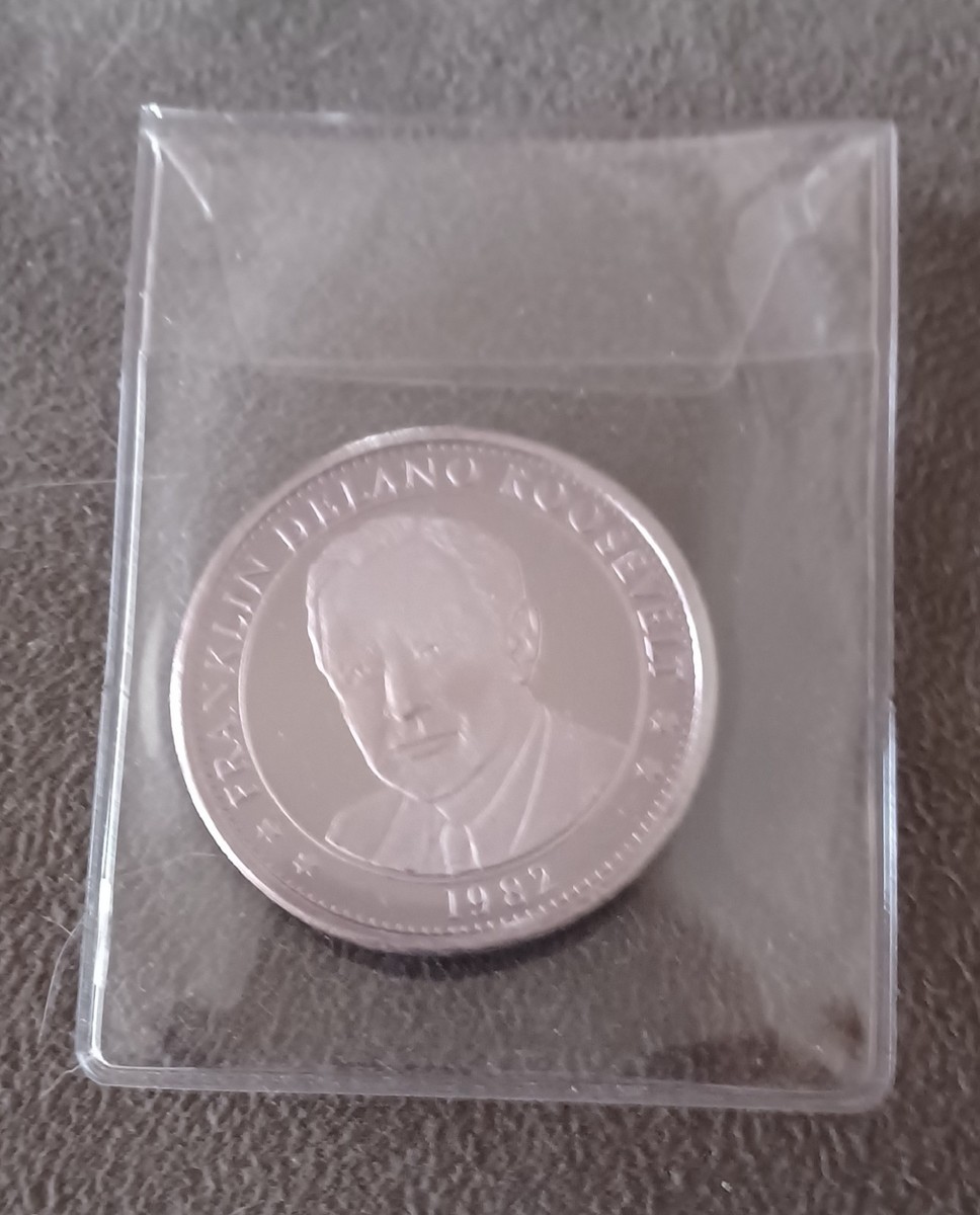 1982 DOMINICA FDR Roosevelt 1 oz .999 Silver Double Eagle 100th
