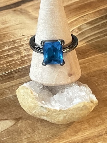 Aquamarine Blue Emerald Cut Topaz Gemstone-Silver Titanium Statement Ring-Size 8 - Picture 10 of 23