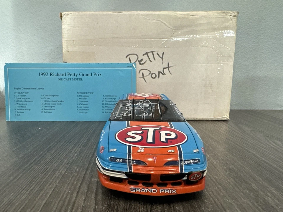 1992 Ричард Петти #43 STP подписанный 1:24 NASCAR Франклин новом как новый в коробке - Изображение 3 из 4