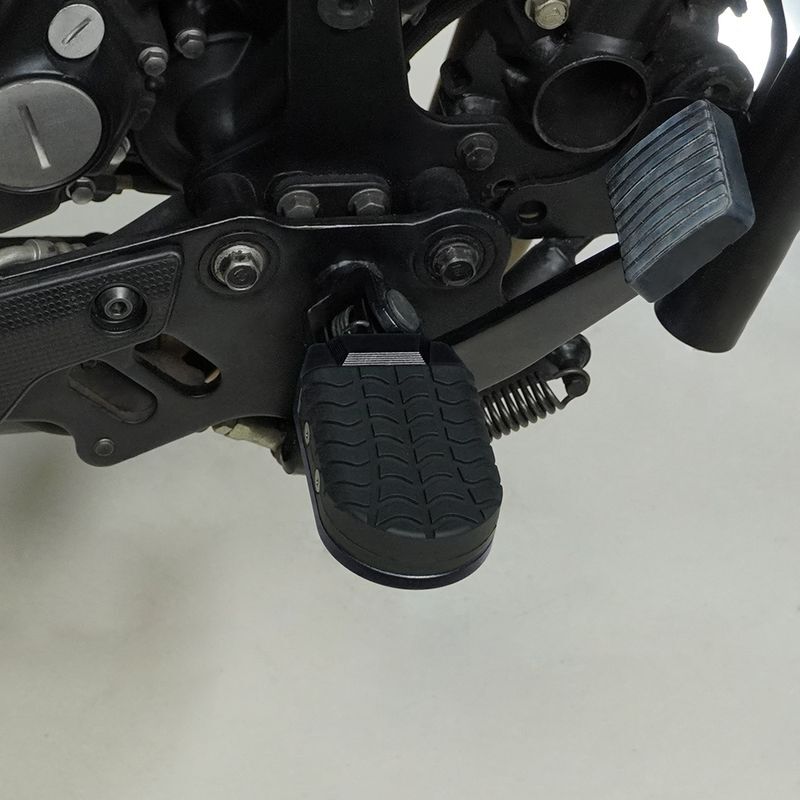 U-shaped Serrated Footrests Forward Pedals Fit For Kawasaki Z900RS