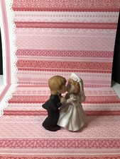 VINTAGE LEFTON HAND PAINTED CHINA BRIDE GROOM FIGURINE 03567