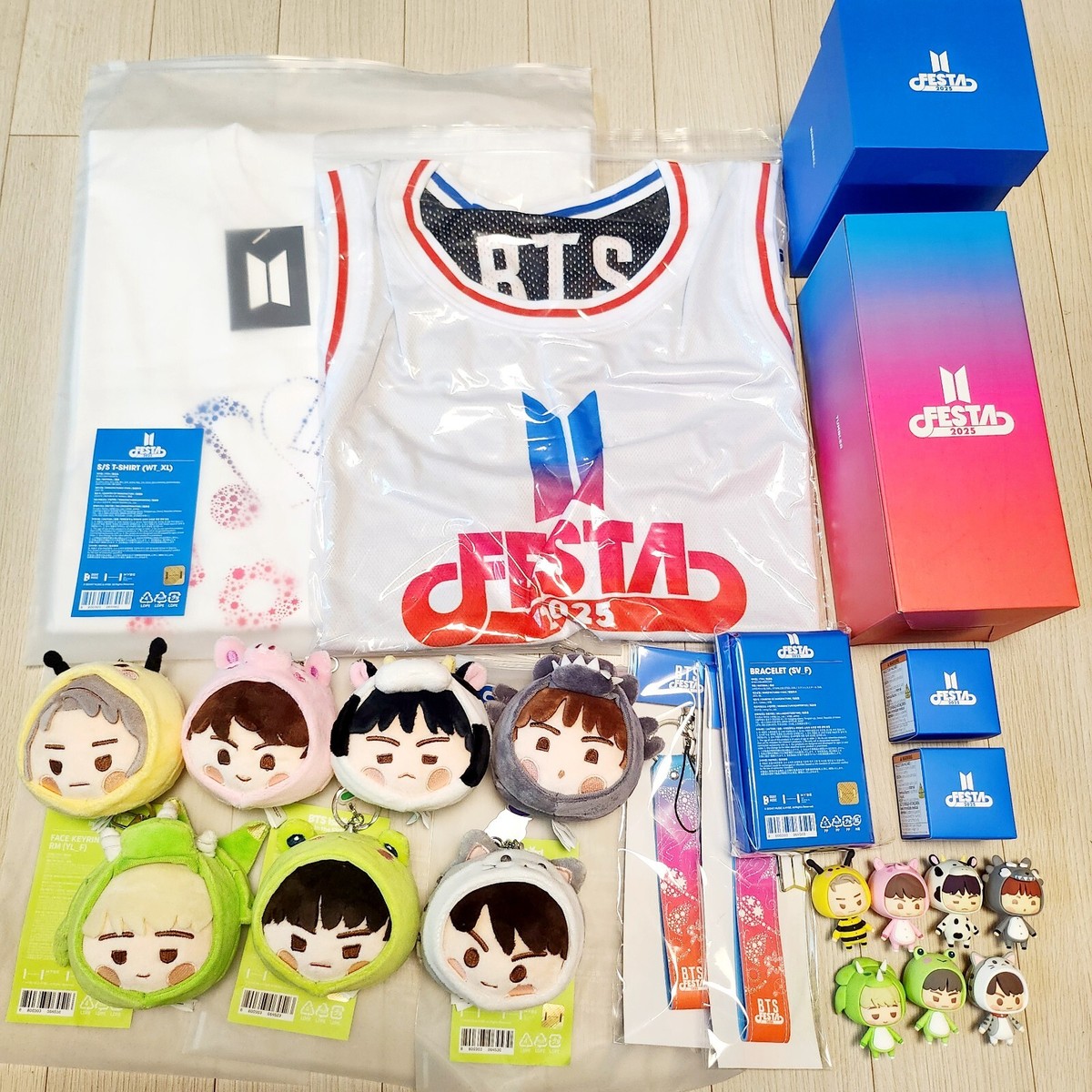 MERCH BOX 18 BTS JUNGKOOK FESTA 2025トレカ付 BTS Jungkook Merch Box 18 (Golden) – MrsMunKorea Shop